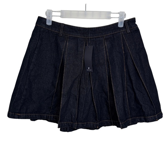 Lulu’s Black Denim Pleated High-Rise Mini Skirt Medium NWT - Picture 2 of 5